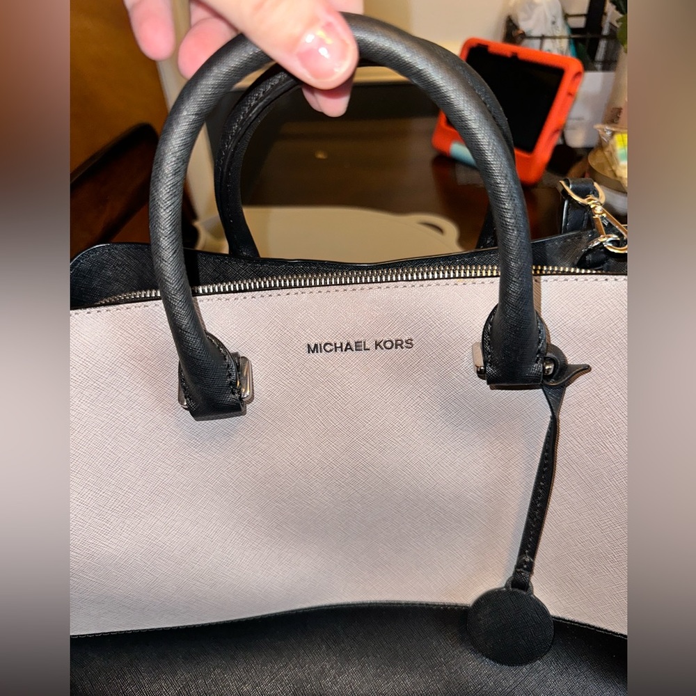 Michael Kors two toned crossbody tote - Picture 3 of 8
